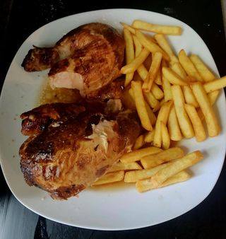 1/2 Pollo Asado Con Patatas