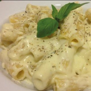 Pasta A Los 4 Quesos