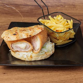 Karađorđeva šnicla 250g + Pomfrit 200g