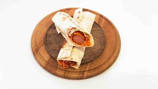 Лаваш з сосискою (220г)