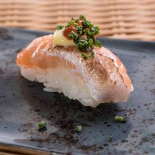 Nigiri de Ventresca de Salmón