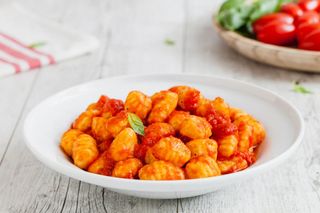 Gnocchi produzione propria al pomodoro