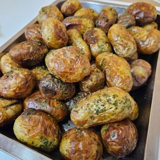 Ración De Patatas Al Horno Con Perejil