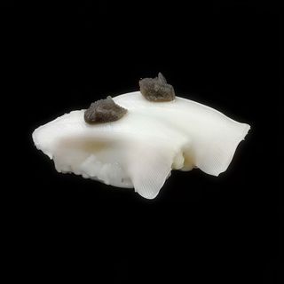 407. Nigiri De Pez Mantequilla Con Trufa (2 Uds.)