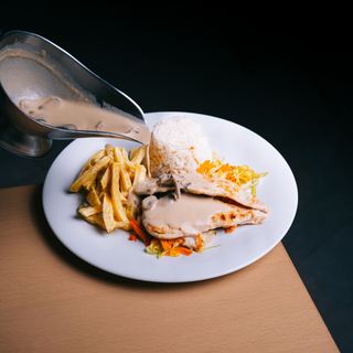 Bifinhos de Frango Com Molho de Cogumelos