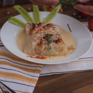 Зелеви сарми със сос „Бешамел”