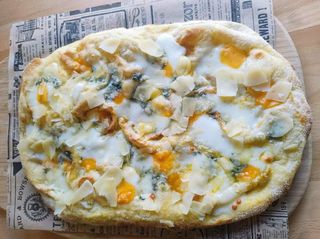 Пица Куатро формаджи