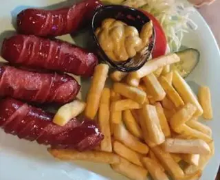 Kobasica sa pomfritom