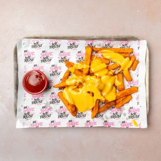 Sweet potato fries i cheddar