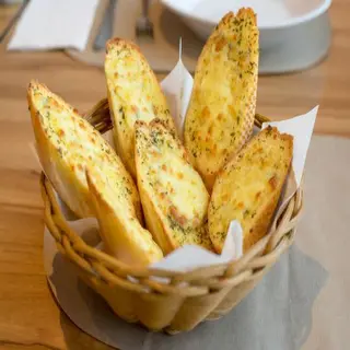 Pan De Ajo Con Queso
