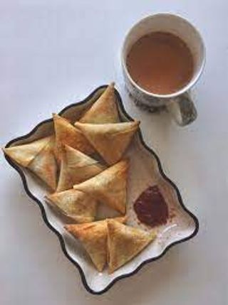 Black Tea, Pair of Sausage or Samosa