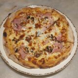 Пица с бекон и гъби