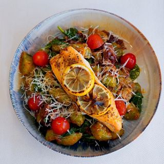 Kluseczki własnej roboty z łososiem