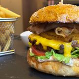 ანანასის ბურგერი