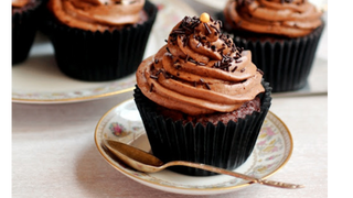 Muffin czekoladowy z malina