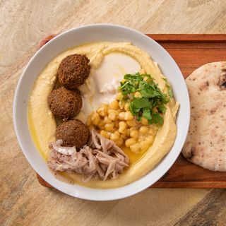 Hummus con Falafel