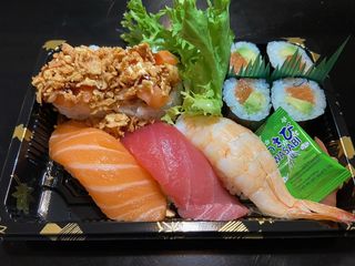 California, nigiri y maki (9 uds.)