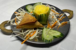 Samosa wegetariańska 1szt