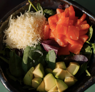 Салат з лососем