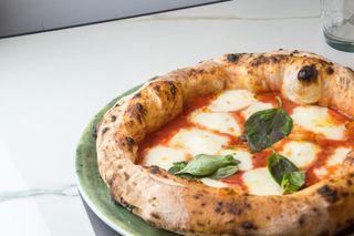 Margherita con bufala