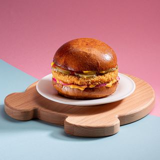 Бургер з курячою котлетою