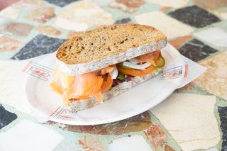 Sandwich de salmón