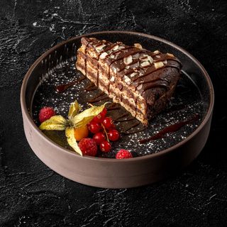 Tort cu ciocolata si nuci