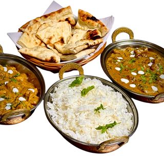 Pollo Al Curry Con Arroz Y Pan Naan (Roti)