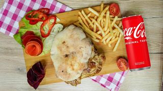 Pileći batak 200g + pomfrit + Coca-Cola 0.33l