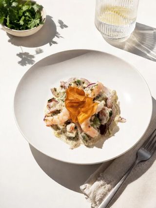 Langostinos y pulpo con mahonesa acevichada