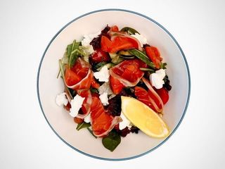 Салат з лососем