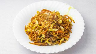 66. Pržene testenine sa karijem 