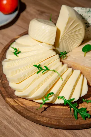 ქარხნული ყველი (სუფრის)