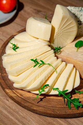 ყველი ქარხნული