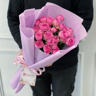 Букет з 5 піоноподібних кущових троянд в асортименті