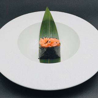 163. Gunkan sake nori
