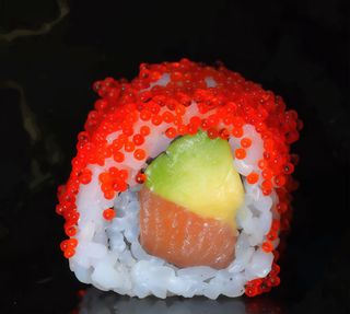 Uramaki Tobiko