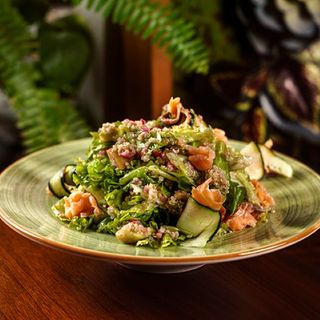 ქინოა შებოლილი ორაგულით