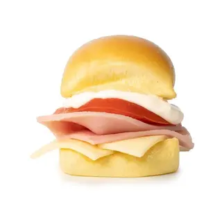 97. Jamón cocido, queso madurado, tomate y mayonesa