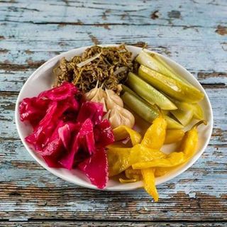 მწნილის ასორტი