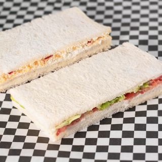 4 Sándwiches de miga (para 2 personas)