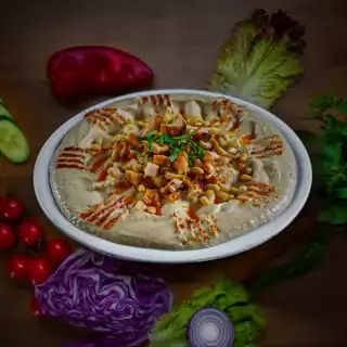 HUMMUS CU CARNE DE VITA SI PIN
