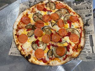 14 Pizza Graciosa (33 Cm.)