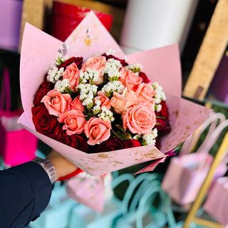 Bouquet de fleurs rouge  et Rose 