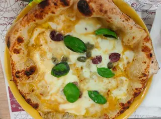 Napoli in giallo