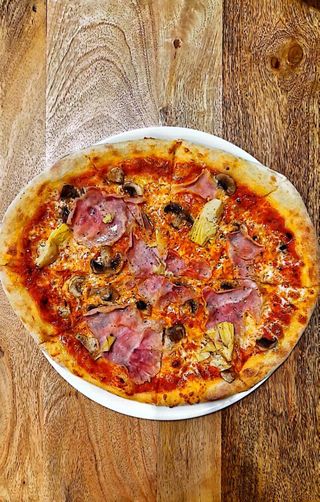 Пица Капричоза (400г)