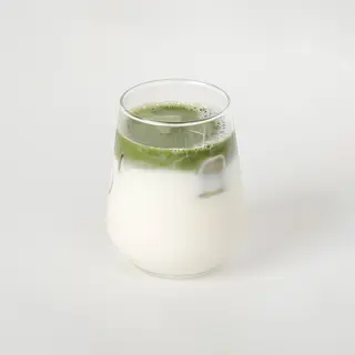 Ice matcha latte