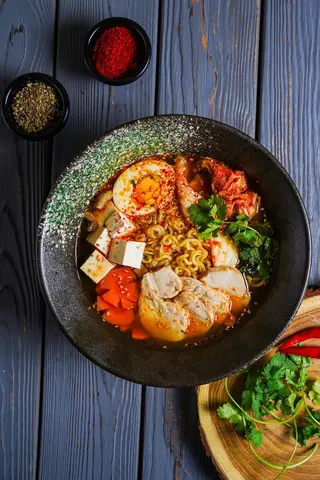 Рамен с курицей (500г)