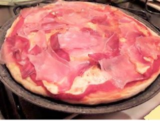Pizza Speck e mascarpone
