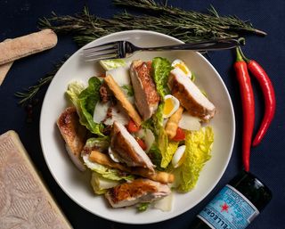 Sałata Cezar z kurczakiem